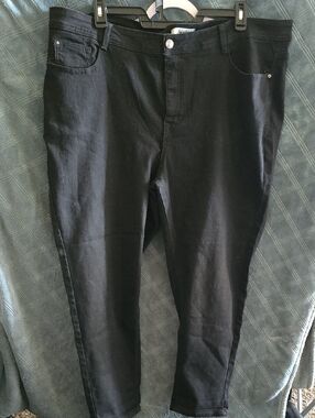Angels Forever Young Woman Plus Size Black High-Waist Skinny Jeans